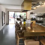 Bar10zimmer Hotel *