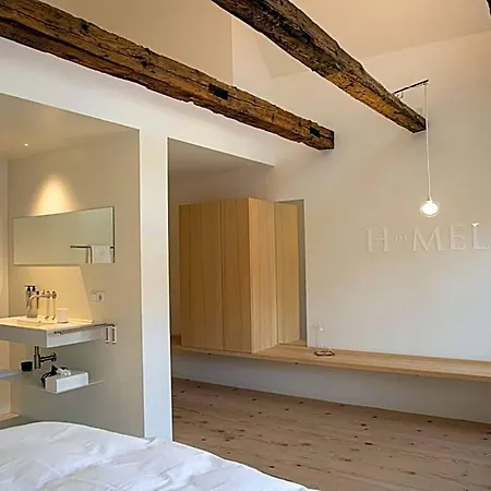 Bar10zimmer Hotel