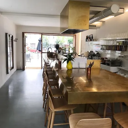Bar10zimmer Отель *